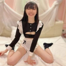 完全露臉 “啊，糟了，，，///真是太棒了！！！”幾乎沒有經驗的苗條美女穿著女僕裝，被用力抽插直至高潮。