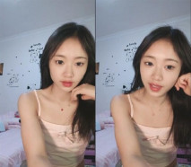 素顏女神，無美顏真實美女，【頂點】，外表清純，閨房私密空間里，暴露本性，騷的一塌糊塗濕漉漉，強烈推薦~！擼管佳作