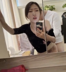 騷貨喜歡看自己被幹的樣子