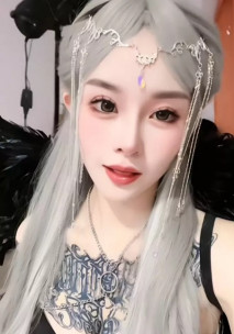 抖音8萬粉的極品小網紅【神仙姐姐】有男朋滿身符文的紋身美女被爆出不雅視頻，表面御姐背後是金主的母狗，被調教的很乖!