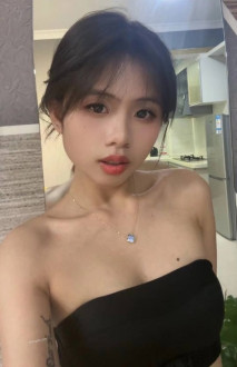 極品眼鏡反差婊小蘭酒吧一夜情 床上太反差很淫蕩 啪啪視頻流出 穿上絲襪更有感覺了