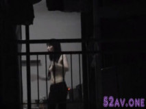 住在對面的漂亮妹子半夜回來窗簾都沒拉，害我都失眠