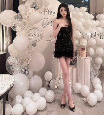 絕世美少女 -Ts蘇恩予- 柔軟乳房，翹臀黑絲，被哥哥用力頂得菊花好瘙癢！