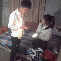 城中村150的愛情，起爭執了，帥氣小夥與美麗少婦，長得帥就是好，小姐都給吹！