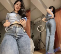 牛仔電臀馬達，全程高能發騷，露臉騷姐姐【小桃子】福利作品，搖起來就想射，宛如激光