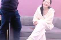 約苗條顏值模特,痛苦表情被操哭了