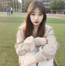 重慶大二學妹賺外快模特群頂格約拍~被攝影師蹭B摳B掰B~可惜雞巴不太給力