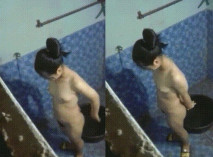 偷窺小侄女洗香香