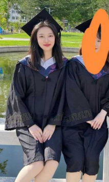 學院高才生與男友啪啪自拍，學歷高，身材也很好