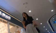 四月新品空城原創-再遇之前的無內騷貨這次是性感透明黑窄內+OL下班買吃的透明內褲反差爆毛