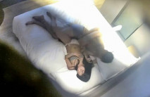 安防酒店攝像頭偷拍 丸子頭小姐姐和男友開房小哥操完餓了點個外賣吃