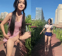 2026年3月最新，西萌工作室力作，【顏值學妹瑞瑞】，極品清純小仙女，公園露出，掏出道具自慰，體操尬舞