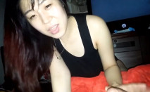 熱戀情侶露臉性愛自拍，白皙大奶漂亮女友超反差，細膩口交啪啪顏射