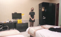 淫絲誘惑-超頂土豪大神的專屬性玩物，長腿女技師做核酸運動，開檔黑絲嫩穴榨汁取樣射好多