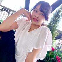 攝影界的巨匠，穿著性感服裝，室內五人足球鍛煉的高挑苗條美身體，積存的精液被榨乾了。