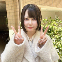 【初】緊急！ 秘密私拍。 找工作中。有著清秀氣質的S級美女“愛醬”，想在學生時代好好玩樂一番。