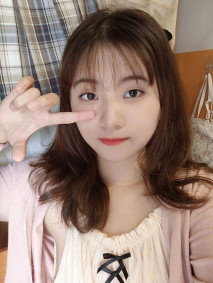 清純學生妹變成反差母狗