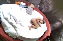 偷窺酒店大圓床小夥各種姿勢爆白嫩的插美少婦