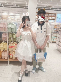 學校澡堂偷拍一對狗男女在裡面做愛,摳逼，舔逼，吃奶,吹蕭樣樣都會