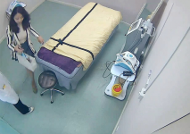 偷拍來美容院來修剪逼毛的美少婦