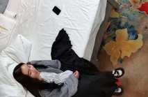 最新流出酒店偷拍 顏值白裙美女晚飯前和眼鏡男友先來個快餐