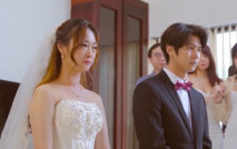 櫻櫻 淫蕩新娘婚禮派對在丈夫旁邊被操了