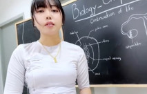 反差婊Myanma 老濕生理課要現場教學我才會懂 被摁在地板上一頓無套猛懟 白漿四溢 內射肥鮑魚