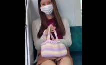 正妹看到我在偷拍還故意讓我拍