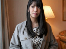 瀧本梨繪 這樣清秀可愛的年輕妻子握著別人的肉棒