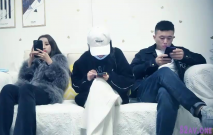 小七小天探花約了個兩個妹子留下一個啪啪，穿上黑色網襪沙發上操後入騎坐猛操