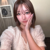 容貌端麗♡美尻♡苗條body♡喜歡性愛的美女麻美♡本能裸露合計5個體位中出。