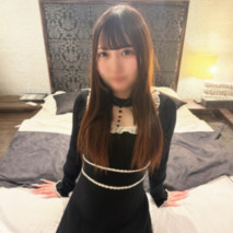 【首次亮相】奇蹟的SSR美女發掘！「18歲大學一年級女生」絕對是年級裡最可愛的女生。