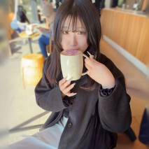 露臉【初拍・無】天真爛漫笑容自然的19歲保育員。對於這個充滿性欲迷人而天真的女孩來說，授精是不可避免的。