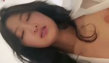 女大學生 被男友口塞內褲操到神志不清！