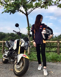 重機正妹和男友之間色色的事